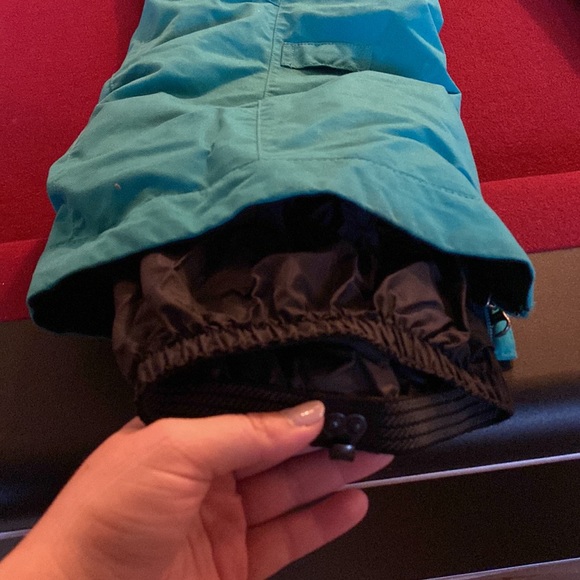 Burton Boarding Skiing Snow Pants (w zipper to jacket attachment and boot hook) - Picture 8 of 9